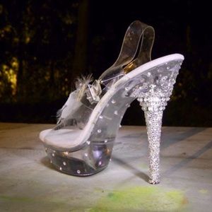 Cinderella Swarovski clear shoes size 9